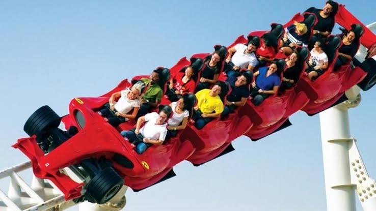 Фотография: На волне адреналина: Ferrari World в Абу-Даби обогнал Disney в борьбе за звание лучшего тематического парка мира №3 - BigPicture.ru