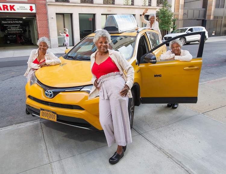 Фотография: Улыбочка, шеф! Необычный календарь с фотографиями нью-йоркских таксистов уже в продаже №4 - BigPicture.ru