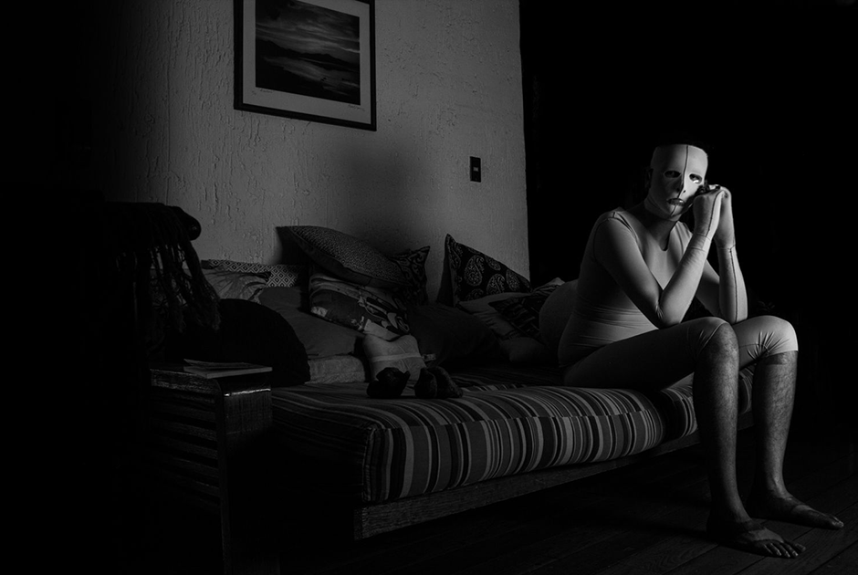 Фотография: Темные тела: мрачные истории на лучших черно-белых снимках со всего мира №3 - BigPicture.ru