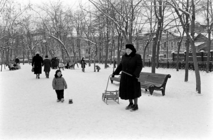 Фотография: Зимние катания на санках в СССР №6 - BigPicture.ru