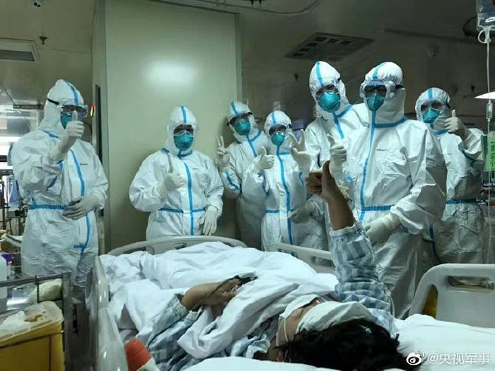 Фотография: 25 фото о буднях медперсонала в зараженном коронавирусом Ухане №21 - BigPicture.ru