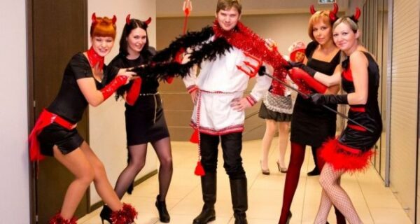 40 убойных фото с новогодних корпоративов, которые не на шутку рассмешат и удивят