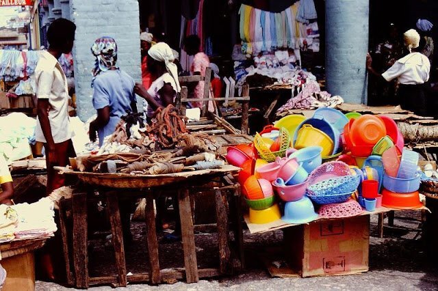 Фотография: 31 цветная фотография, документирующая жизнь Гаити в 1970-е №17 - BigPicture.ru