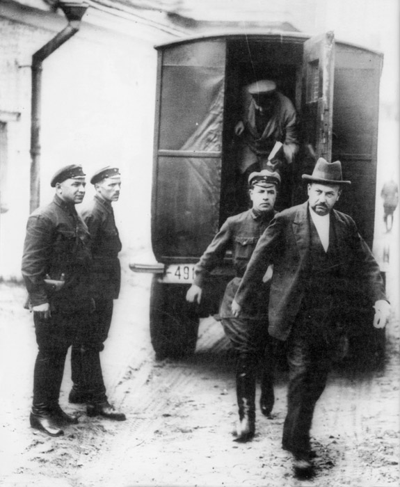 Фотография: Как уголовник Вениамин Вайсман обвел вокруг пальца Сталина и 27 министров №9 - BigPicture.ru