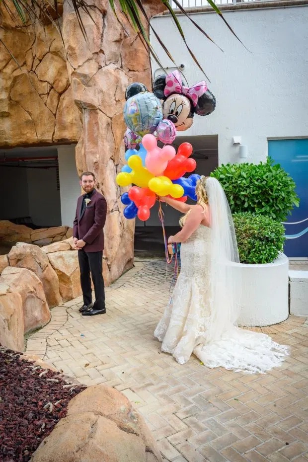 Фотография: Сказка о любви: молодожены организовали шикарную свадьбу в стиле Disney №9 - BigPicture.ru