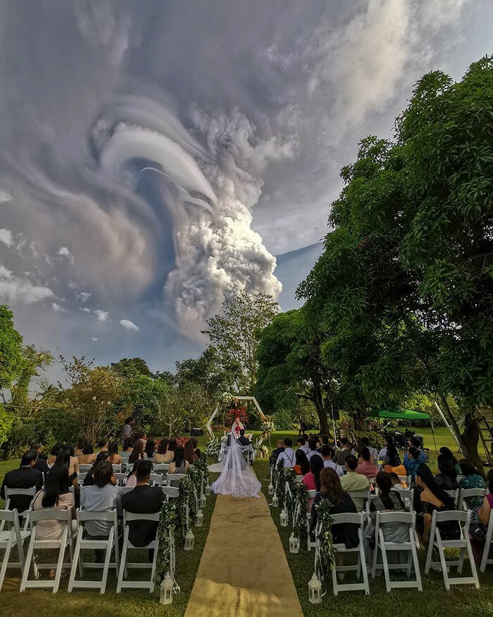 Фотография: Ужас, страх и красота: вся мощь вулкана Тааль в фотографиях №3 - BigPicture.ru