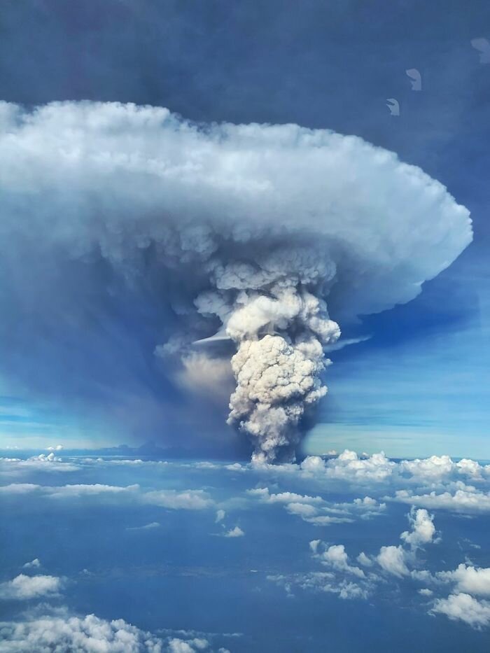 Фотография: Ужас, страх и красота: вся мощь вулкана Тааль в фотографиях №11 - BigPicture.ru