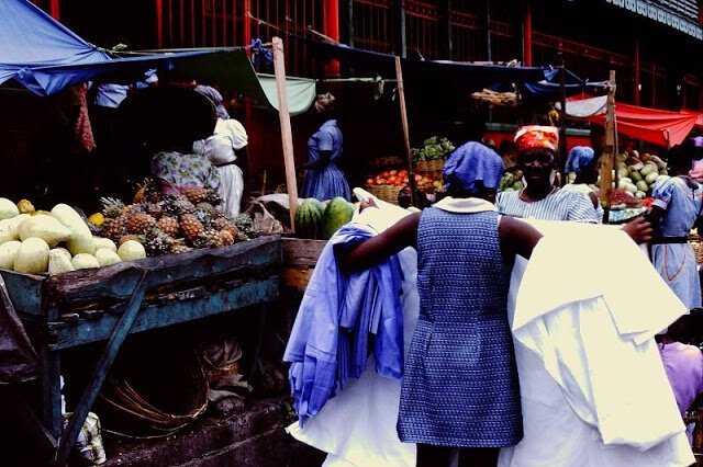 Фотография: 31 цветная фотография, документирующая жизнь Гаити в 1970-е №12 - BigPicture.ru