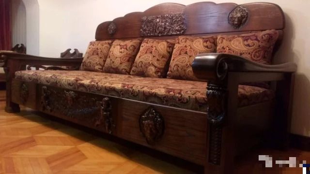 Фотография: Мужчина из Волгограда продает диван по невероятной цене №2 - BigPicture.ru