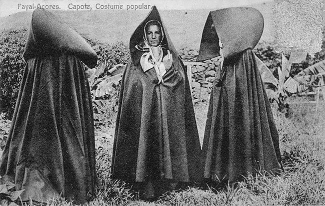 Фотография: Старинные фото португальских женщин в гигантских капюшонах с Азорских островов №1 - BigPicture.ru