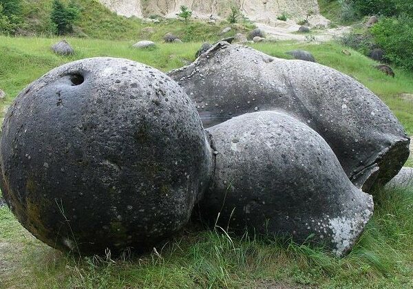 Трованты — удивительные «живые» камни Румынии, поставившие ученых в тупик