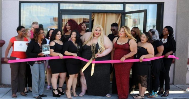 Фотография: Пышная американка после крупного конфуза открыла салон красоты для толстых и он процветает №1 - BigPicture.ru