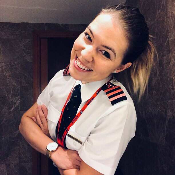 Фотография: 10 самых красивых девушек-пилотов, которые покорили Инстаграм №9 - BigPicture.ru