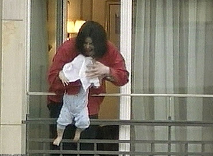 Фотография: Как сейчас живет Принс II Джексон, сын короля поп-музыки, которого тот чуть не уронил с балкона №4 - BigPicture.ru