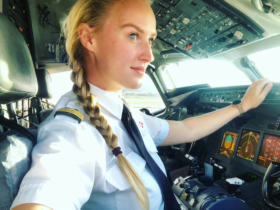 Фотография: 10 самых красивых девушек-пилотов, которые покорили Инстаграм №12 - BigPicture.ru