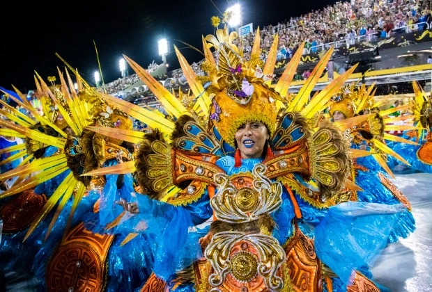 Фотография: Буйство красок и эмоций: в Рио-де-Жанейро стартовал ежегодный карнавал №4 - BigPicture.ru