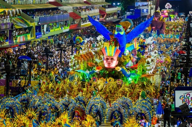 Фотография: Буйство красок и эмоций: в Рио-де-Жанейро стартовал ежегодный карнавал №8 - BigPicture.ru