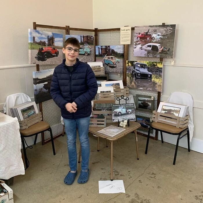 Фотография: 12-летний мальчик с аутизмом зарабатывает на снимках моделек авто №2 - BigPicture.ru