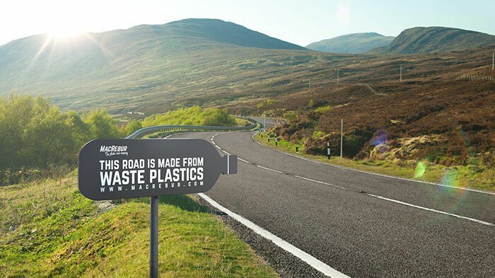 Фотография: Как в Британии мусор из пластиковых бутылок превращают в суперпрочные дороги №2 - BigPicture.ru