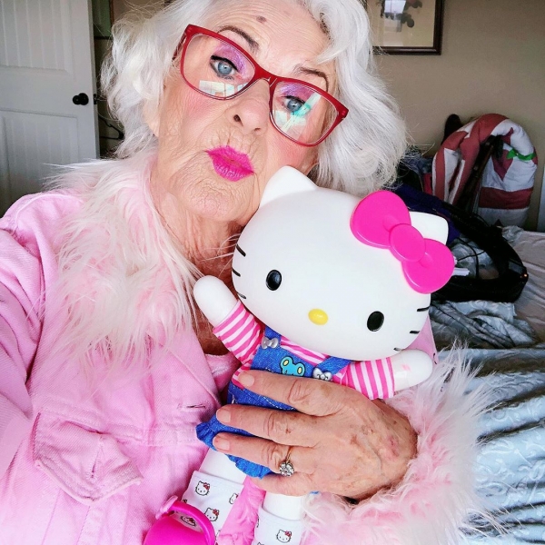 Фотография: 91-летняя бабуля-зажигалка Элен Рут ван Винкл, или Как нужно встречать старость №24 - BigPicture.ru