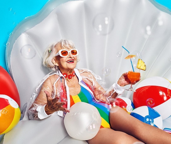Фотография: 91-летняя бабуля-зажигалка Элен Рут ван Винкл, или Как нужно встречать старость №9 - BigPicture.ru