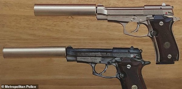 Фотография: В Лондоне похитили коллекцию оружия Джеймса Бонда на сумму 122 тысячи долларов №2 - BigPicture.ru