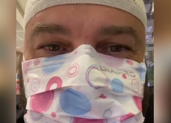 Фотография: 15 знаменитостей, которые носят защитные маски, опасаясь коронавируса №14 - BigPicture.ru