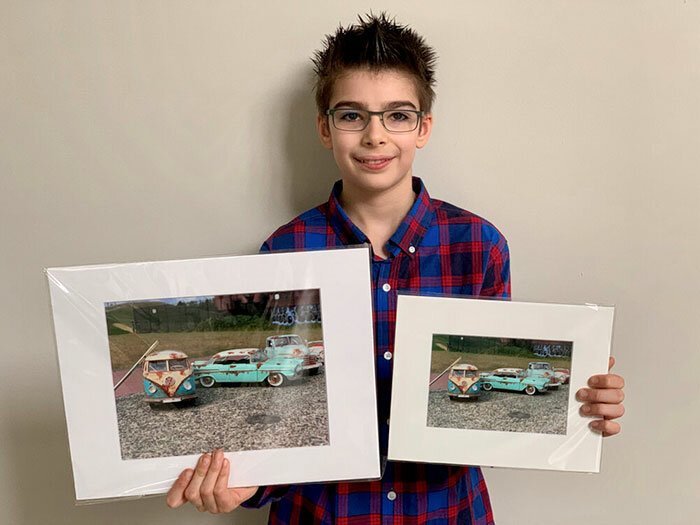 Фотография: 12-летний мальчик с аутизмом зарабатывает на снимках моделек авто №5 - BigPicture.ru