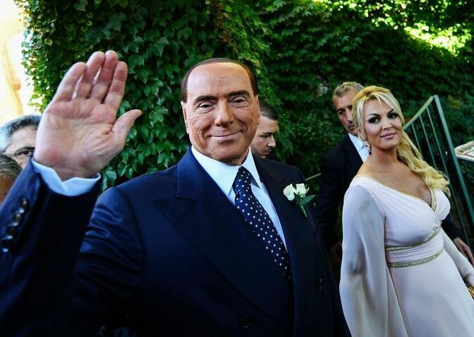 Фотография: Берлускони бросил свою любовницу, которая была на 50 лет его младше, и завел другую, помоложе №5 - BigPicture.ru