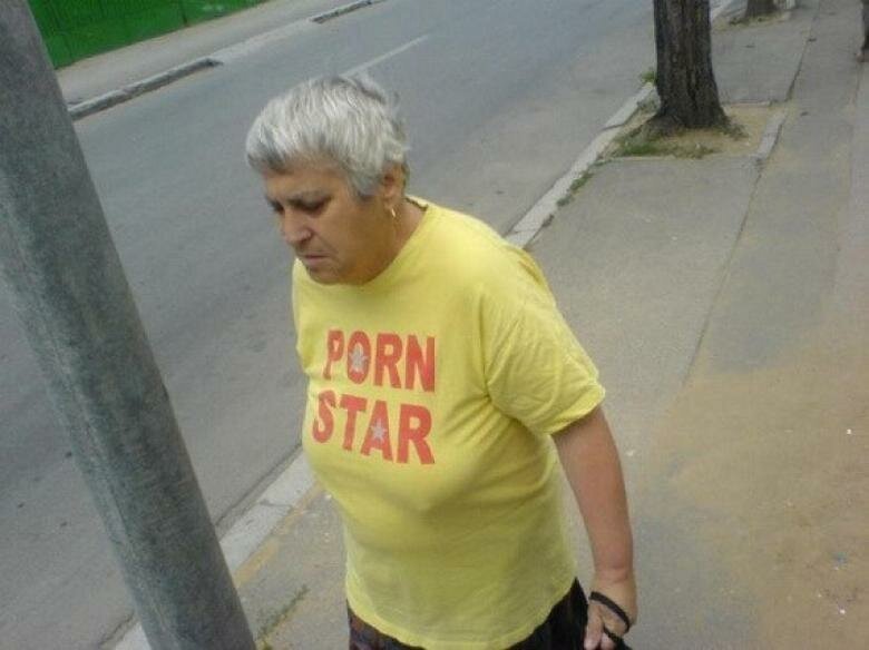 Фотография: Люди, которые погорячились с выбором принта на футболке №17 - BigPicture.ru