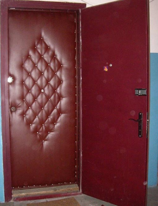 Фотография: Зачем в СССР входные двери обивали дерматином №4 - BigPicture.ru
