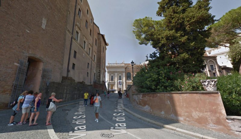 Римская лестница казней Scalae Gemoniae находилась в этом месте
