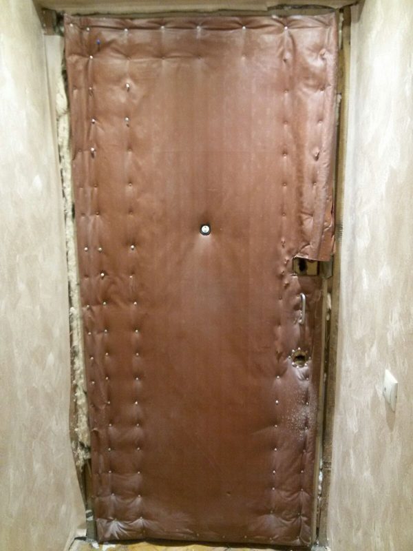 Фотография: Зачем в СССР входные двери обивали дерматином №2 - BigPicture.ru