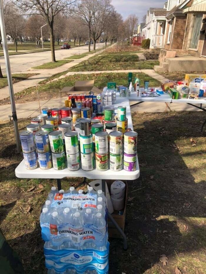 Фотография: Как американцы помогают ближним в условиях пандемии: благотворительный базар для соседей №8 - BigPicture.ru