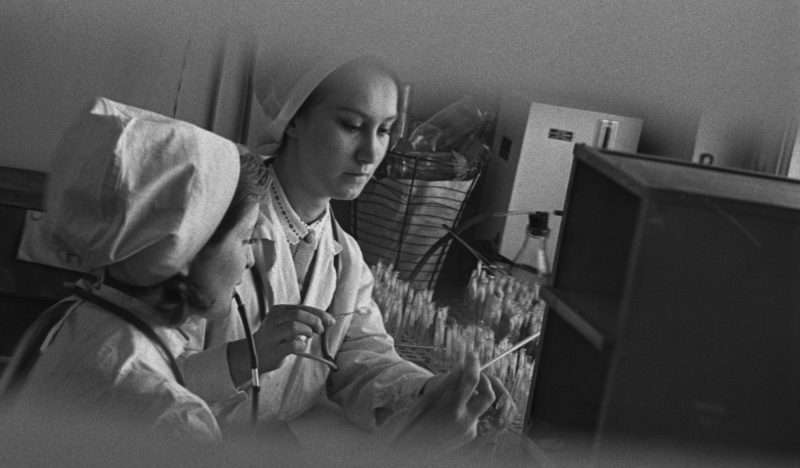 Фотография: Как за месяц предотвратили эпидемию черной оспы в Москве в 1960 году №9 - BigPicture.ru