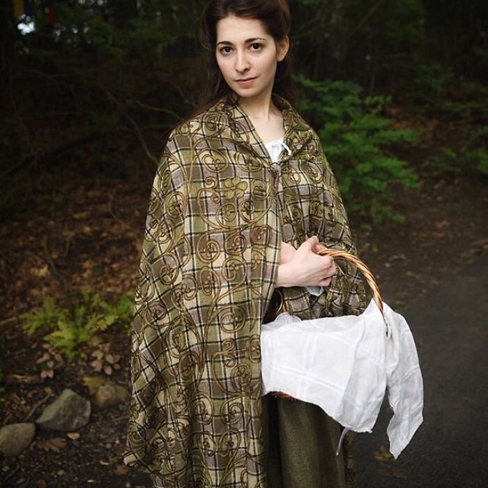 Фотография: Модное путешествие во времени: девушка в исторических нарядах очаровала Сеть №14 - BigPicture.ru