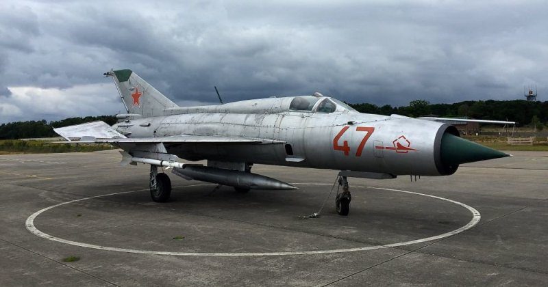 Фотография: Как советский летчик ошибся аэродромом и едва не сдал НАТО секретный самолет №1 - BigPicture.ru