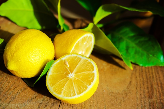 Фотография: Кому нельзя есть лимон, имбирь, лук и чеснок, и почему №3 - BigPicture.ru