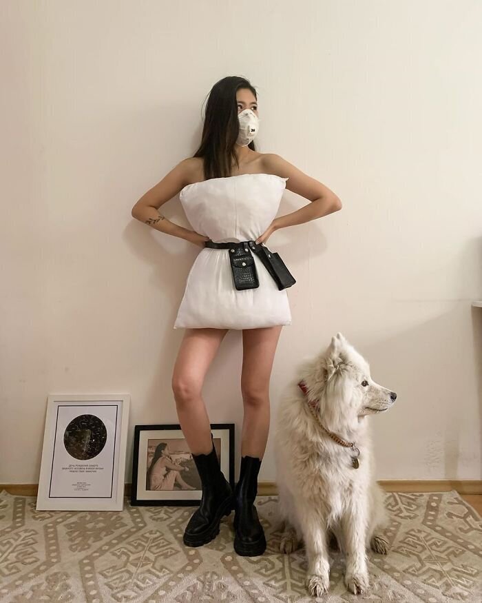 Фотография: В Сети появился новый карантинный тренд — платье-подушка №2 - BigPicture.ru