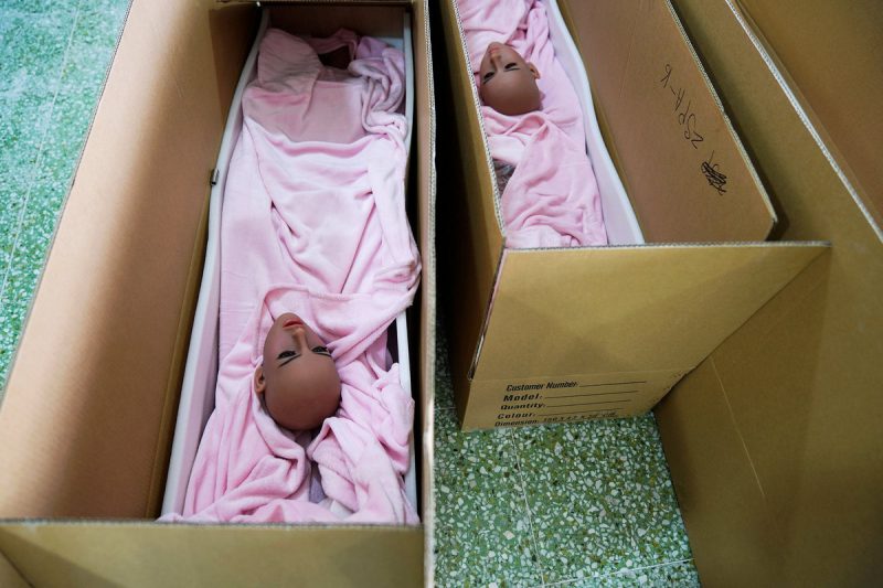 Фотография: Коронавирус заставил людей скупать секс-кукол №3 - BigPicture.ru