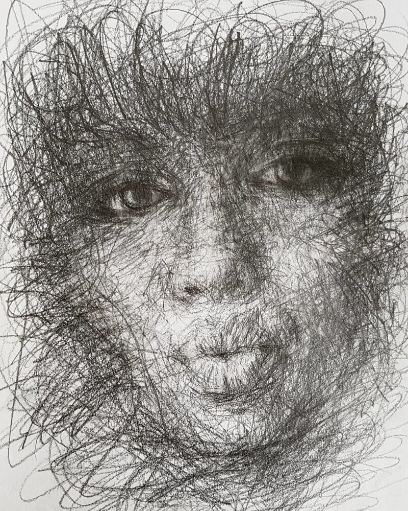 Фотография: Каляки-маляки Лиз Й Ахмет: художница создает необычные женские портреты из каракуль №60 - BigPicture.ru