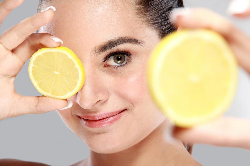 Фотография: 10 простых вариантов использования лимона в косметических целях №5 - BigPicture.ru