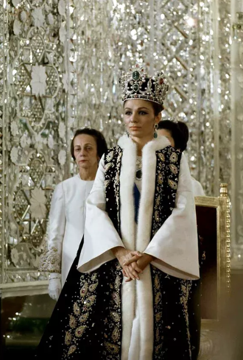 Фотография: Фарах Пехлеви: последняя королева Ирана, потерявшая все, кроме надежды №10 - BigPicture.ru