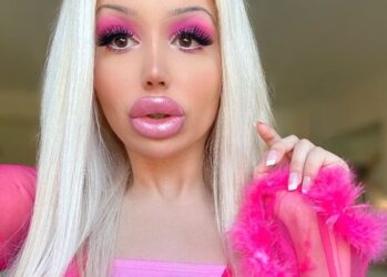 Живая кукла Bratz во время карантина увеличивает губы дома самостоятельно