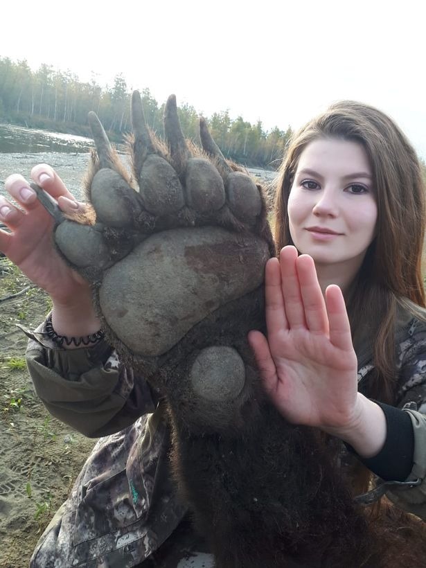 Фотография: Медведя остановит, в горящую избу войдет: охотница из России возмутила пользователей соцсетей №6 - BigPicture.ru