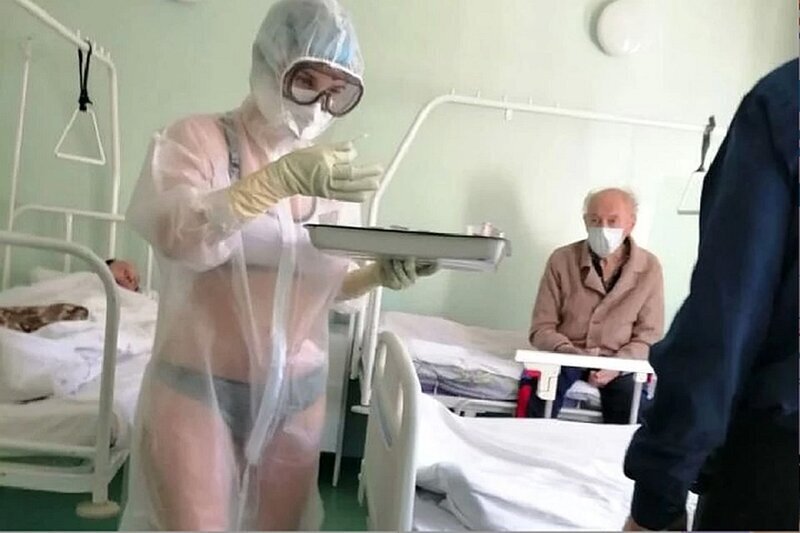 Фотография: Медсестра в купальнике из Тулы продолжает сводить с ума весь мир №2 - BigPicture.ru