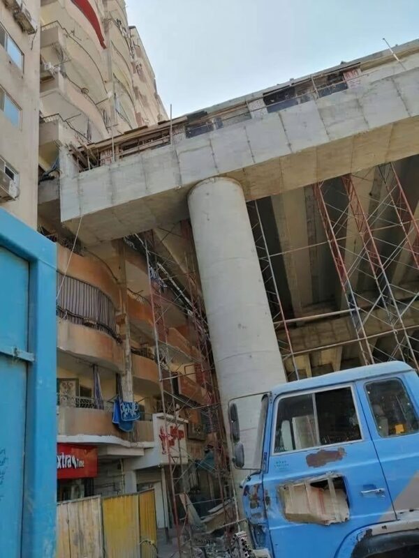 Фотография: В Египте строят скоростную эстакаду в 50 см от жилых домов №3 - BigPicture.ru