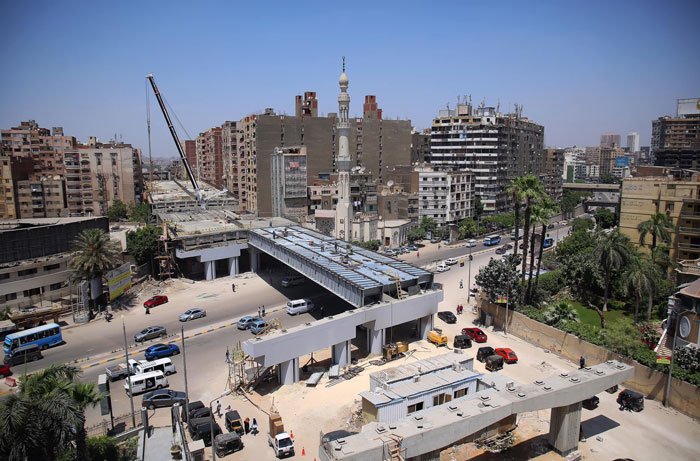 Фотография: В Египте строят скоростную эстакаду в 50 см от жилых домов №5 - BigPicture.ru
