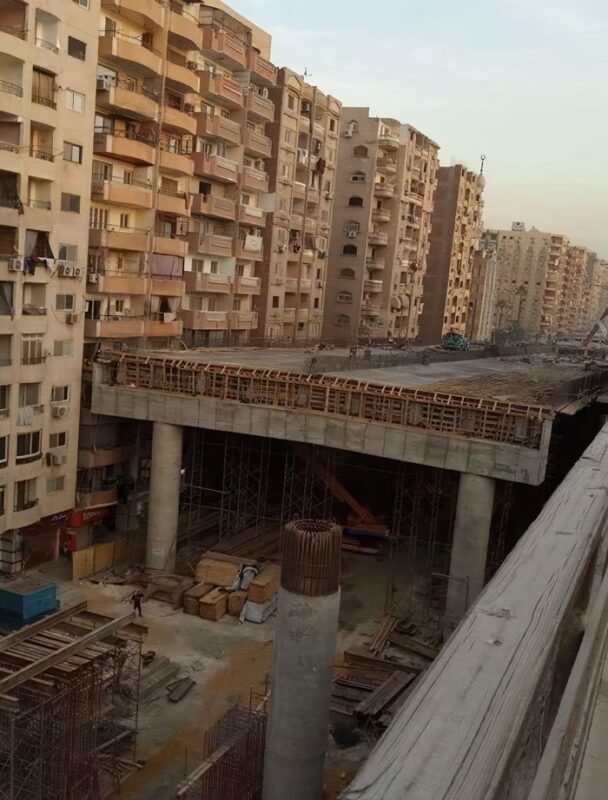 Фотография: В Египте строят скоростную эстакаду в 50 см от жилых домов №8 - BigPicture.ru