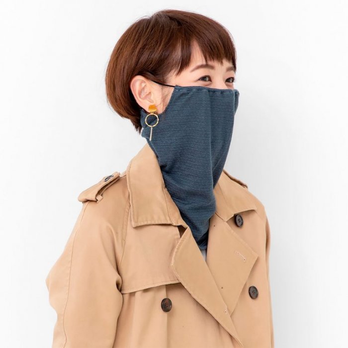 Фотография: Как выглядит японская маска-снуд, модная альтернатива медицинской маске №2 - BigPicture.ru